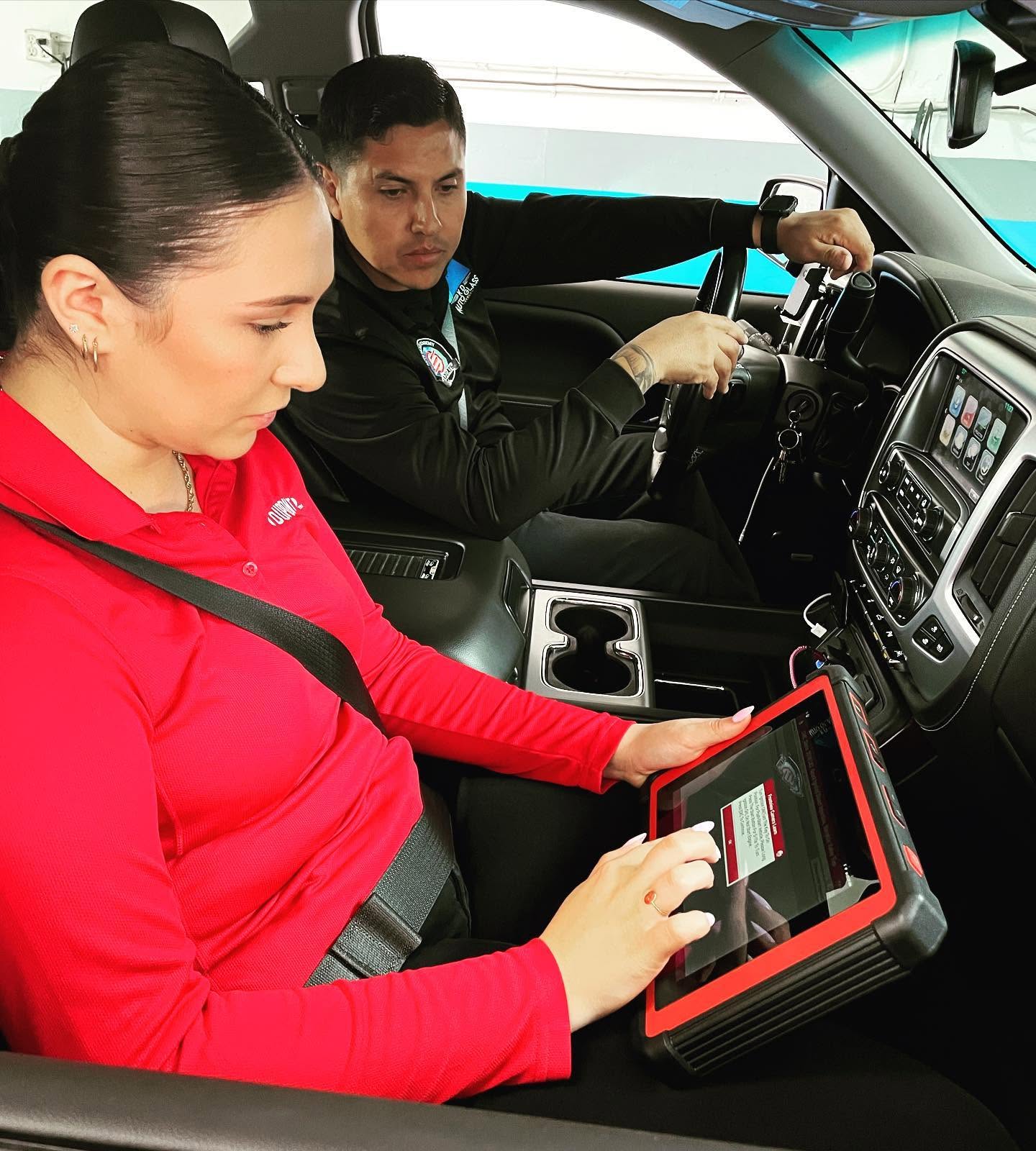 Windshield damage inspection for insurance support